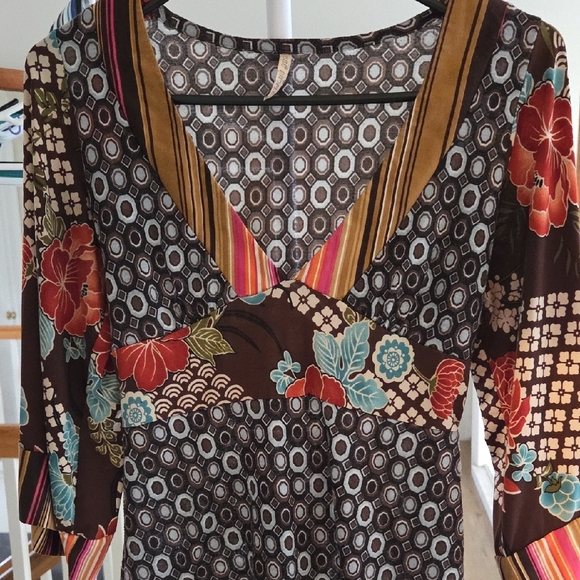 Rose Dimple Bohemian Floral V-Neck Blouse - Picture 3 of 13